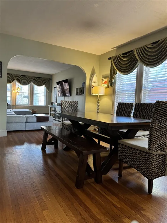 3 bed, 1 bath apartment for rent at 33-35 Cutler St Unit 2, Winthrop — photo 3 of 15