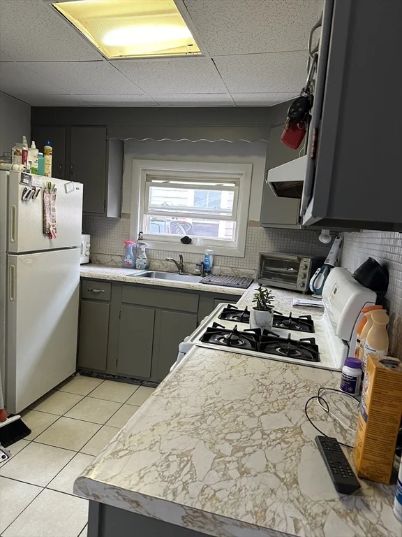 2 bed, 1 bath apartment for rent at 33-35 Dudley St Unit 33, Brattle Station — photo 3 of 9