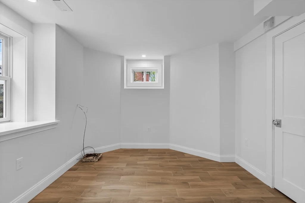 4 bed, 2 bath apartment for rent at 33-35 Farragut Ave Unit 33, Medford — photo 27 of 28