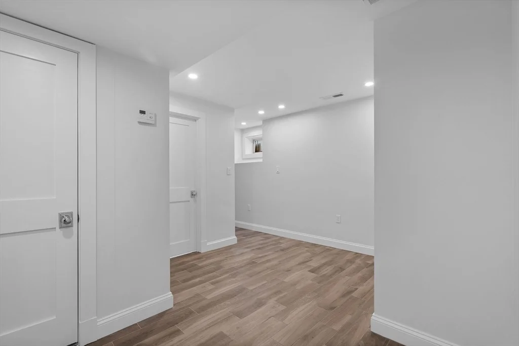 4 bed, 2 bath apartment for rent at 33-35 Farragut Ave Unit 33, Medford — photo 20 of 28