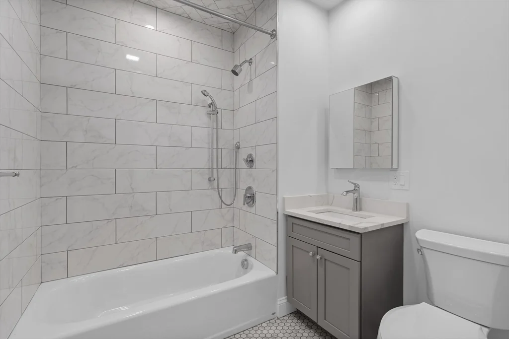 4 bed, 2 bath apartment for rent at 33-35 Farragut Ave Unit 35, Medford — photo 17 of 28