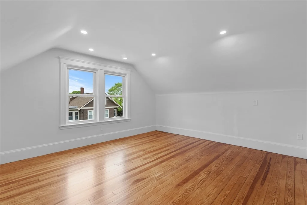 4 bed, 2 bath apartment for rent at 33-35 Farragut Ave Unit 35, Medford — photo 26 of 28