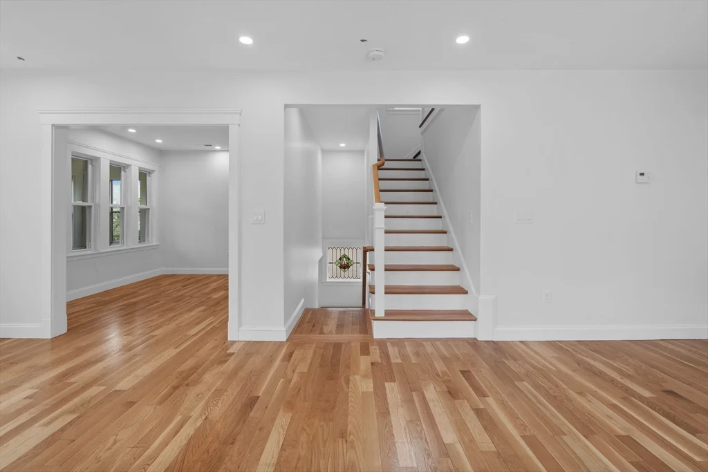 4 bed, 2 bath apartment for rent at 33-35 Farragut Ave Unit 35, Medford — photo 11 of 28