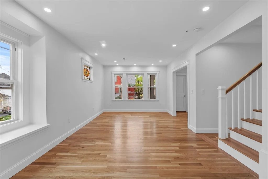4 bed, 2 bath apartment for rent at 33-35 Farragut Ave Unit 35, Medford — photo 10 of 28