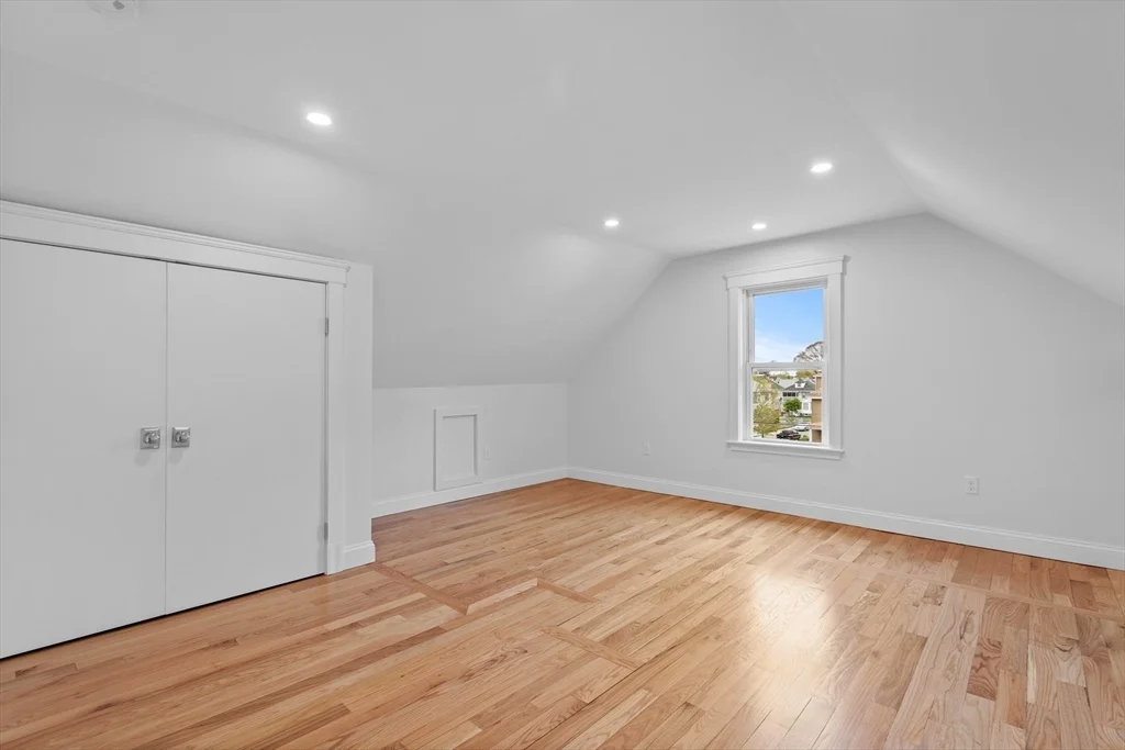 4 bed, 2 bath apartment for rent at 33-35 Farragut Ave Unit 35, Medford — photo 24 of 28