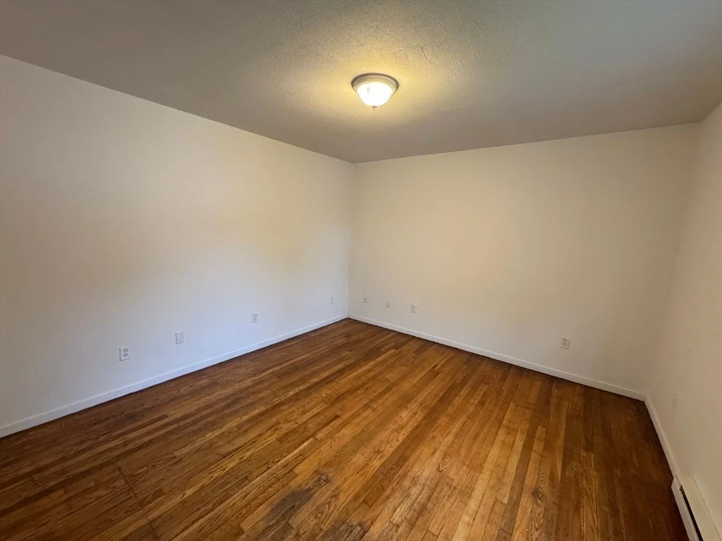 3 bed, 1 bath apartment for rent at 33-35 Hitchcock St Unit 2, Holyoke — photo 20 of 20