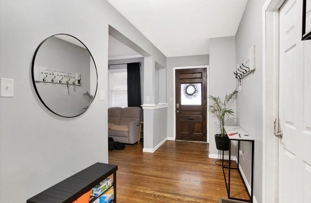 3 bed, 1 bath apartment for rent at 33-35 Hitchcock St Unit 2, Holyoke — photo 3 of 20