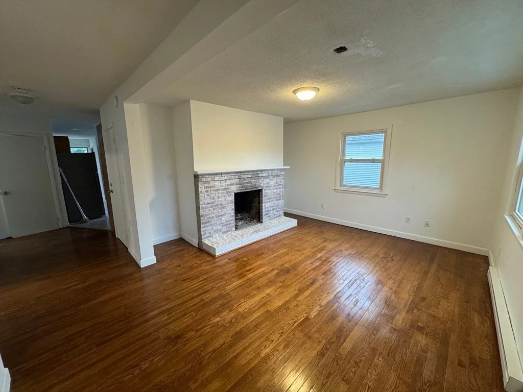 3 bed, 1 bath apartment for rent at 33-35 Hitchcock St Unit 2, Holyoke — photo 10 of 20