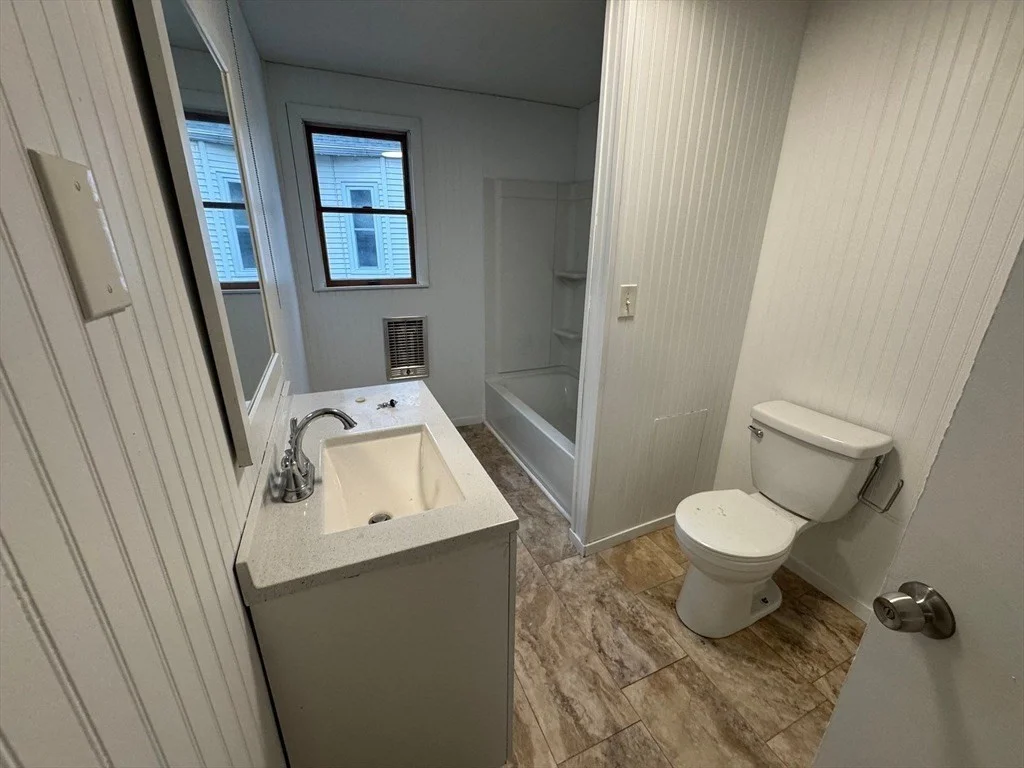 3 bed, 1 bath apartment for rent at 33-35 Hitchcock St Unit 2, Holyoke — photo 13 of 20