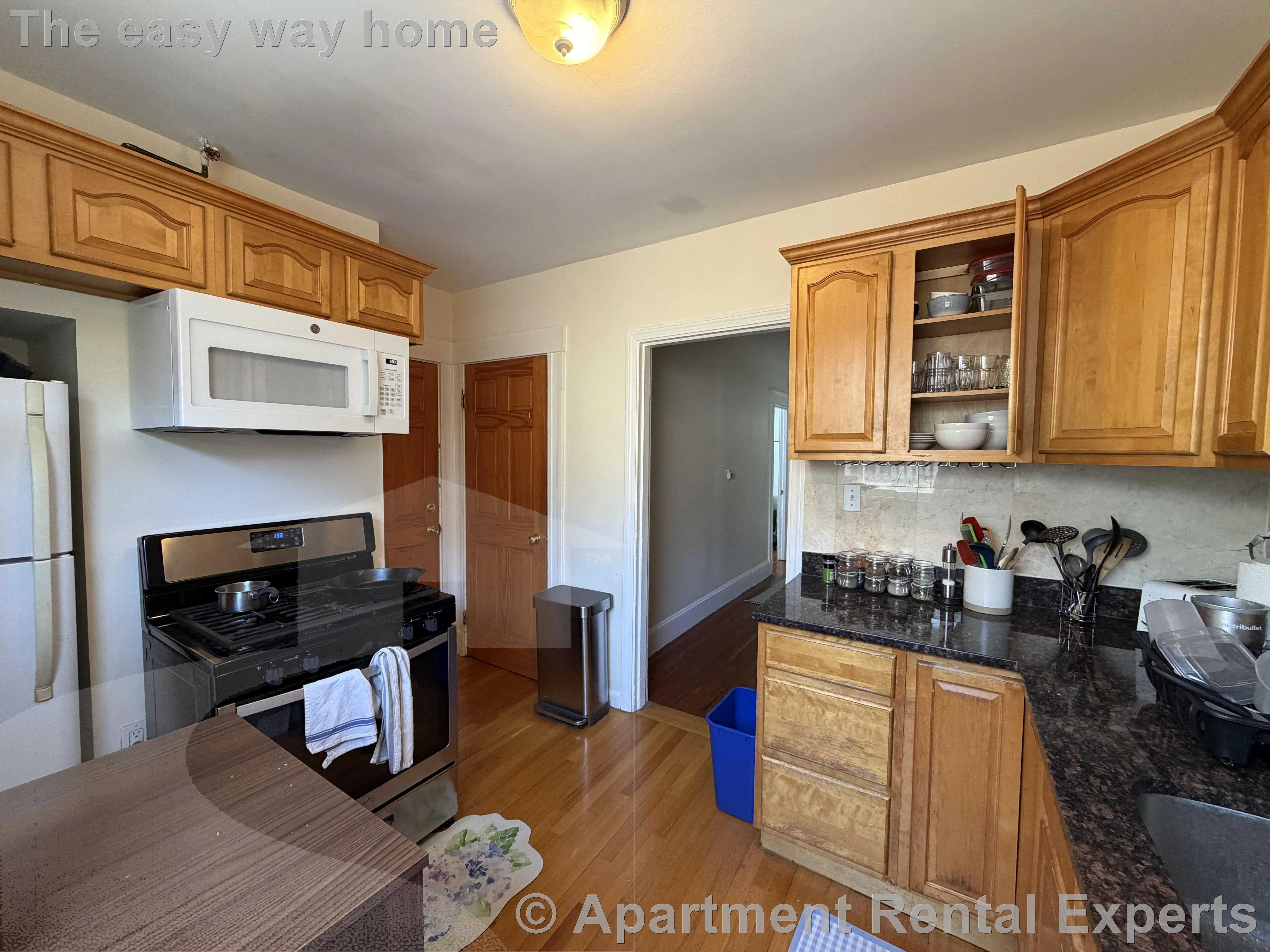 3 bed, 2 bath apartment for rent at 33-35 Magnus Ave Unit 3, Ward Two — photo 1 of 16