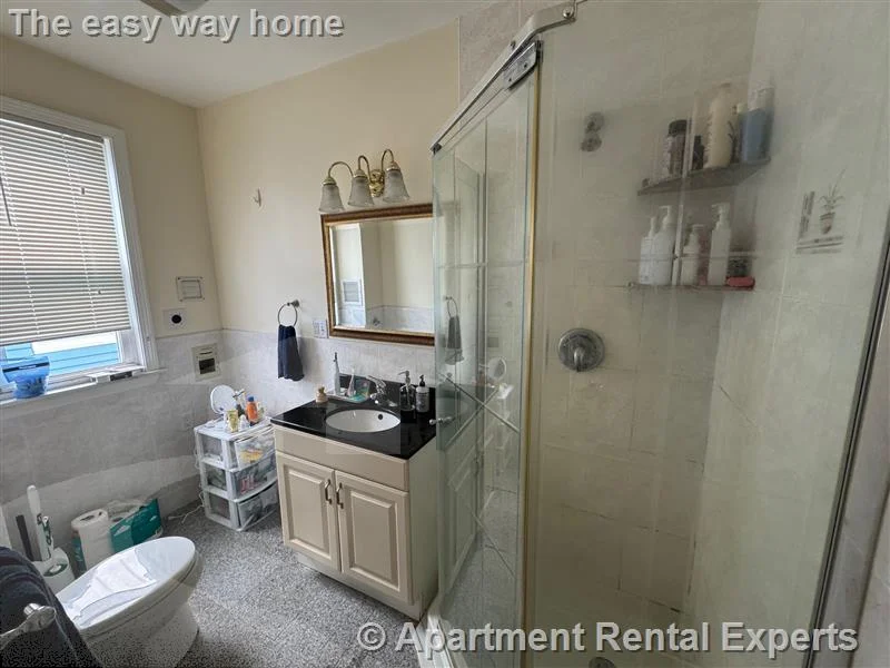 3 bed, 2 bath apartment for rent at 33-35 Magnus Ave Unit 3, Ward Two — photo 4 of 16