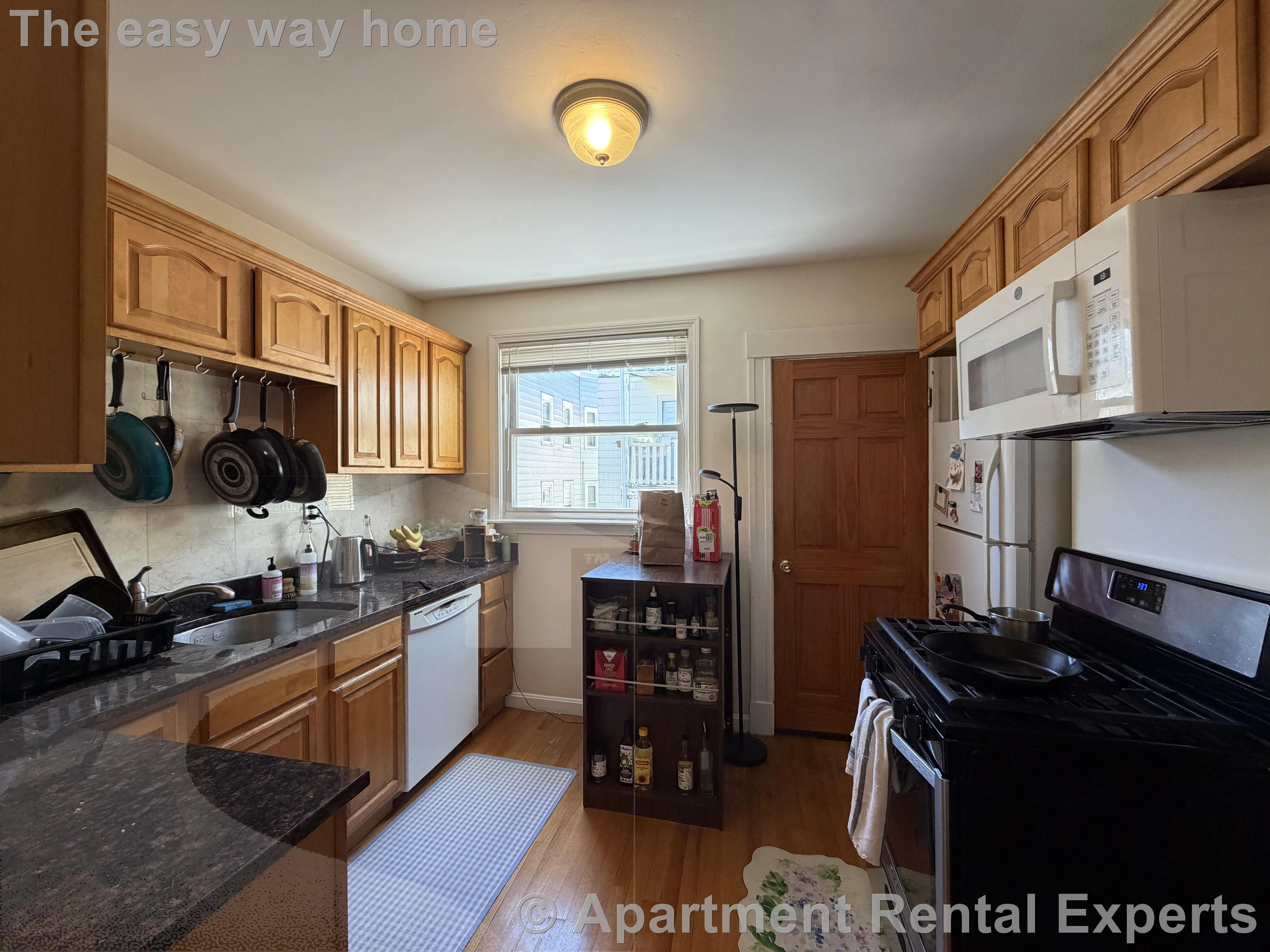 3 bed, 2 bath apartment for rent at 33-35 Magnus Ave Unit 3, Ward Two — photo 2 of 16