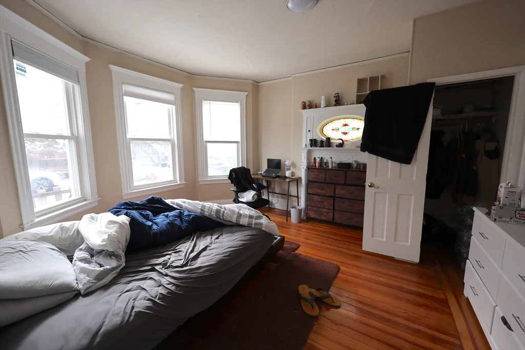 3 bed, 1 bath apartment for rent at 33-35 Ridgemont St Unit 1, Allston — photo 4 of 10