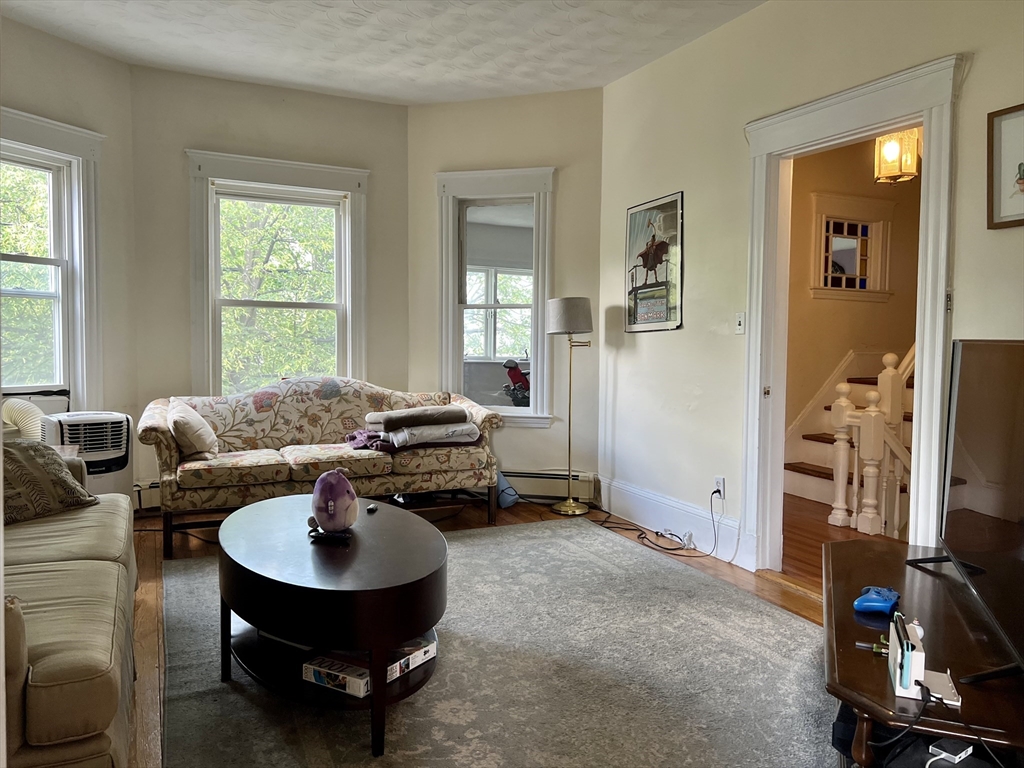 4 bed, 1 bath apartment for rent at 33-35 Rogers Ave Unit 2, Somerville — photo 6 of 24