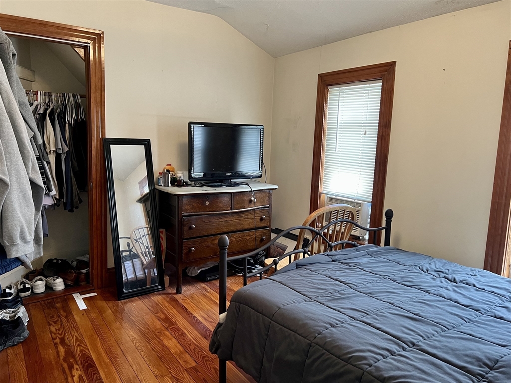 4 bed, 1 bath apartment for rent at 33-35 Rogers Ave Unit 2, Somerville — photo 19 of 24