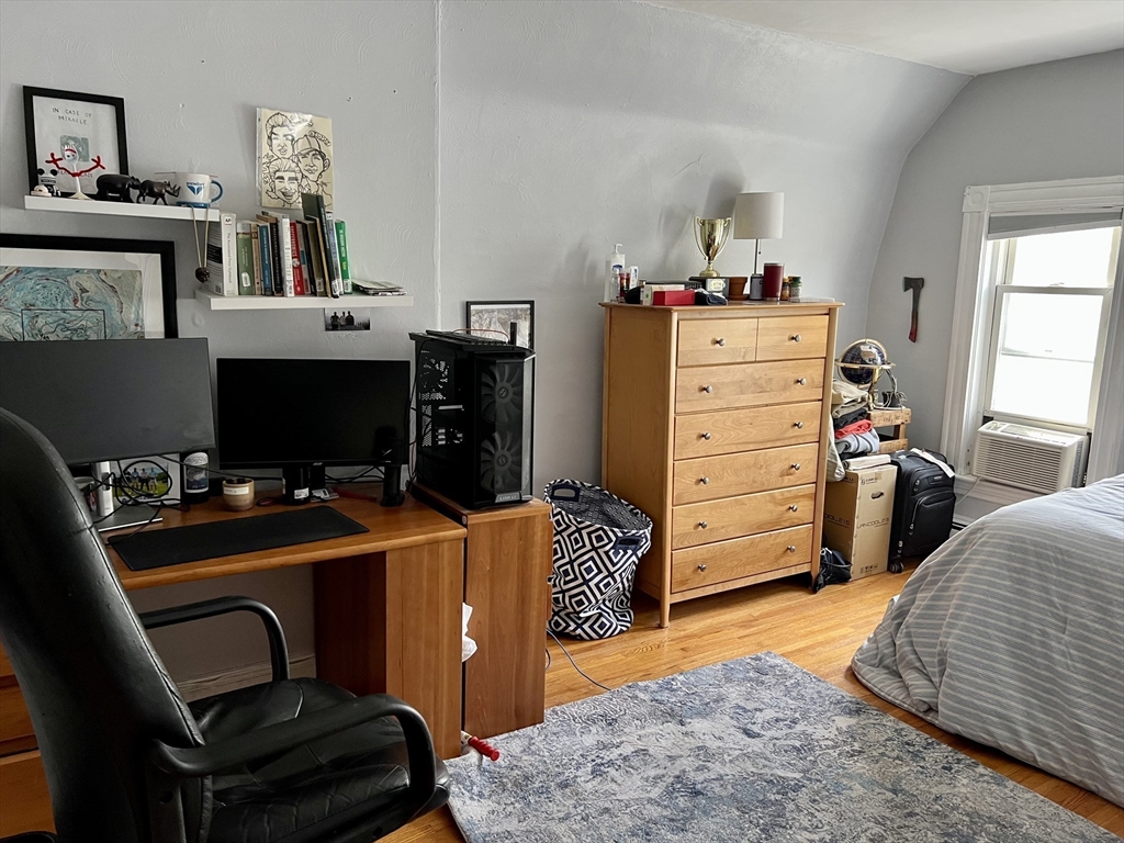 4 bed, 1 bath apartment for rent at 33-35 Rogers Ave Unit 2, Somerville — photo 14 of 24