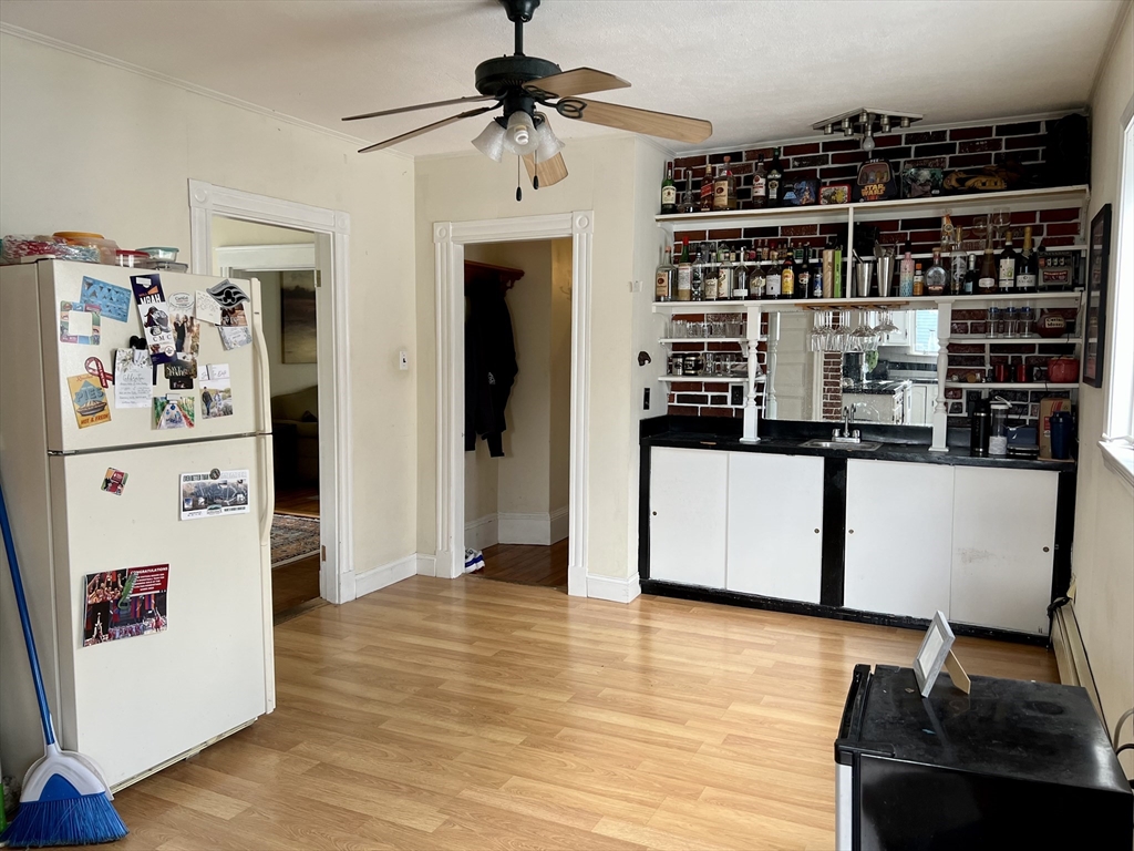 4 bed, 1 bath apartment for rent at 33-35 Rogers Ave Unit 2, Somerville — photo 4 of 24