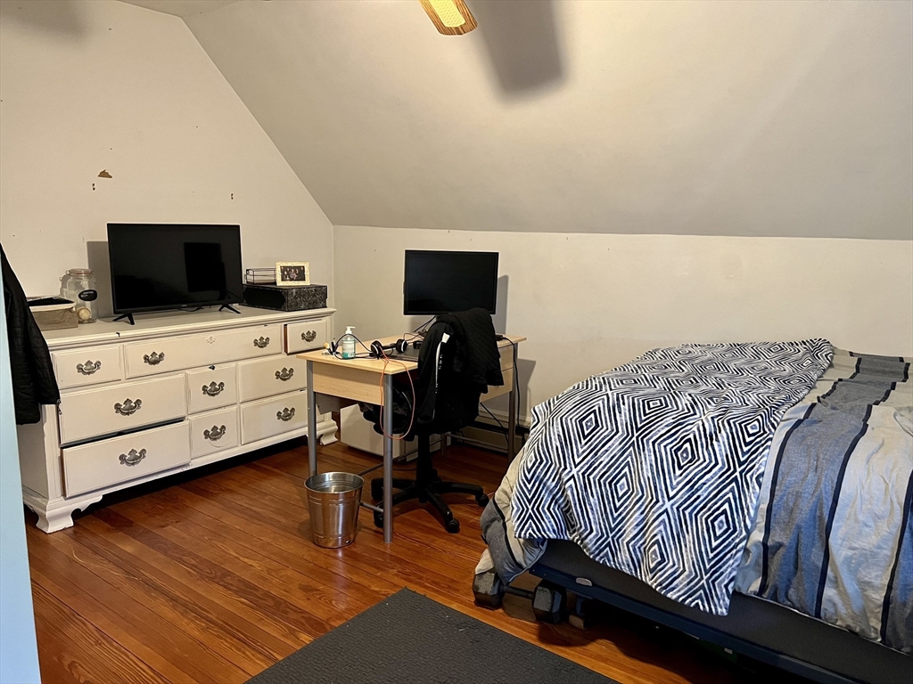 4 bed, 1 bath apartment for rent at 33-35 Rogers Ave Unit 2, Somerville — photo 16 of 24