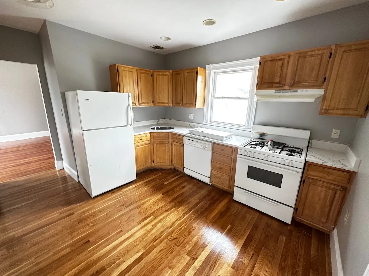 4 bed, 1.5 bath apartment for rent at 33 Adamson St Unit 3, Allston — photo 4 of 16