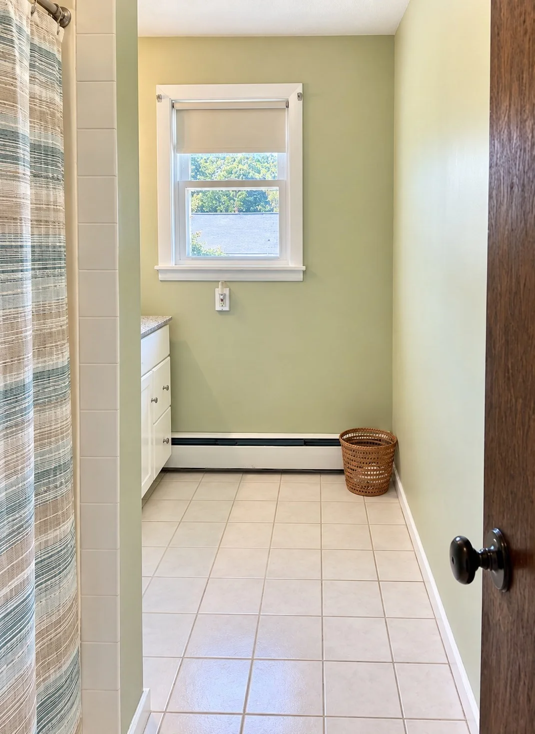 1 bed, 1 bath apartment for rent at 33 Adella St Unit B, Auburn — photo 10 of 11