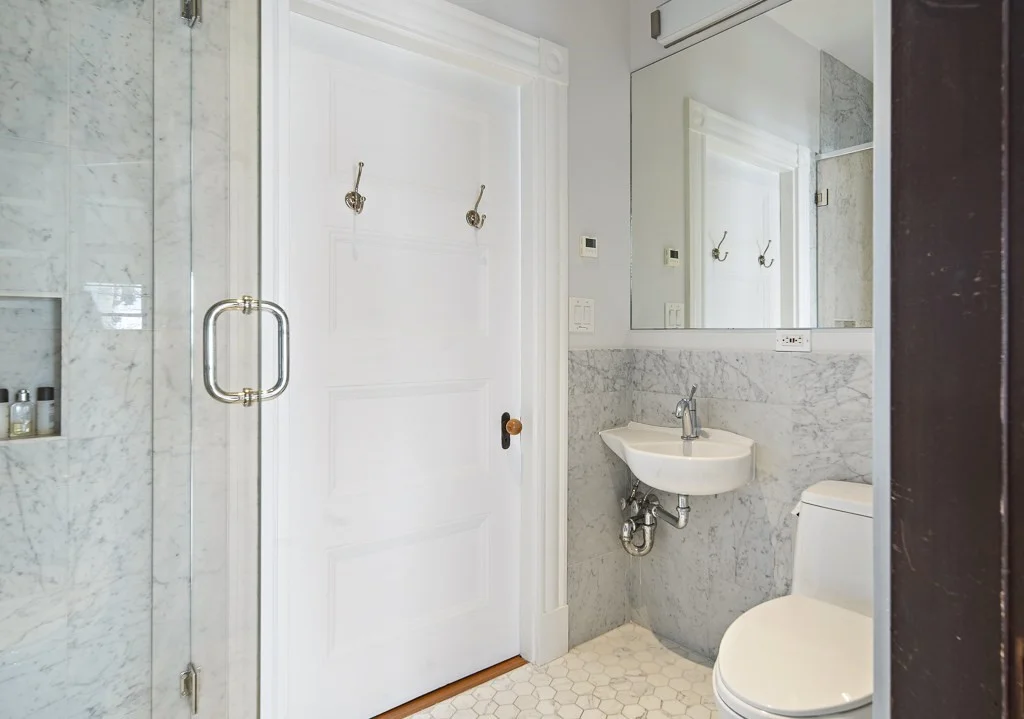 6 bed, 4+ bath apartment for rent at 33 Agassiz St, Avon Hill — photo 8 of 15