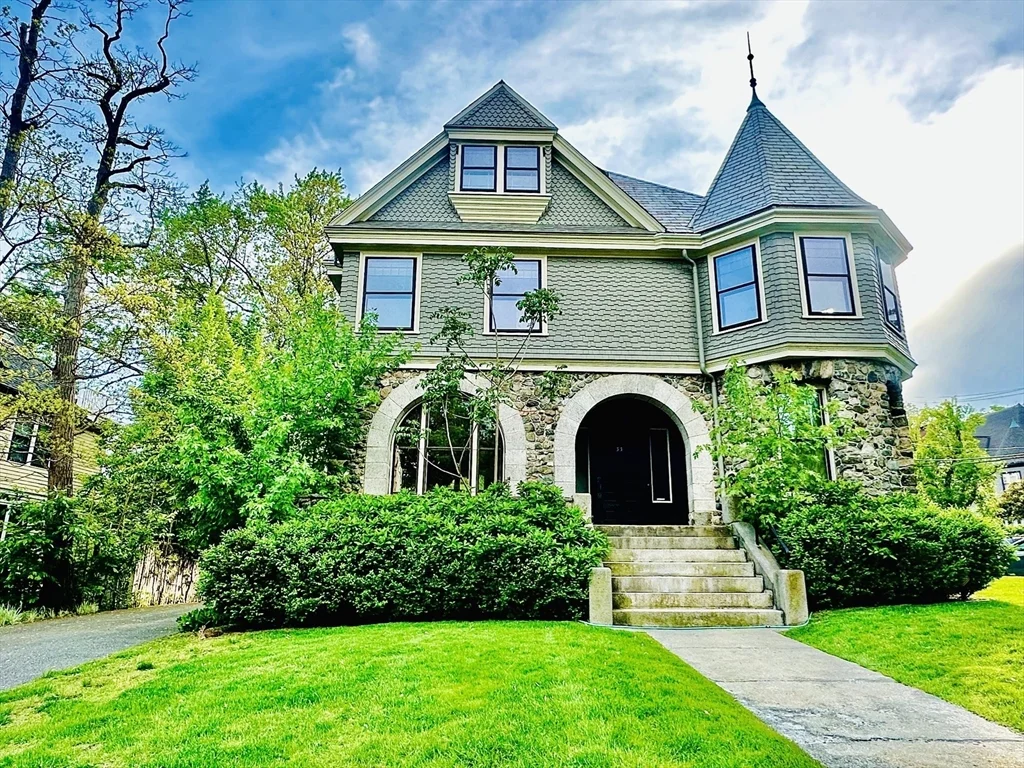 6 bed, 4+ bath apartment for rent at 33 Agassiz St Unit 33, Neighborhood Nine — photo 1 of 15