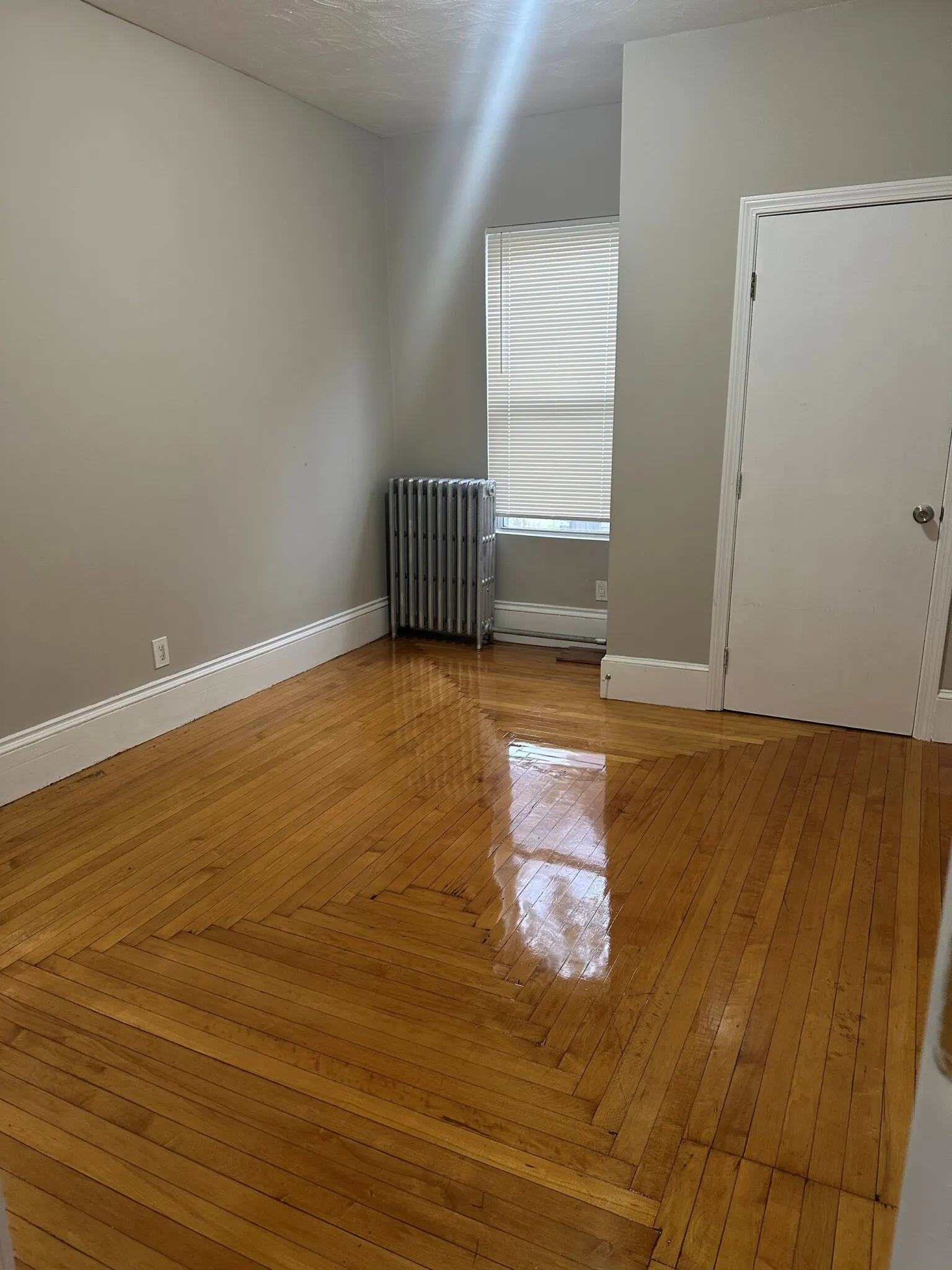 3 bed, 1 bath apartment for rent at 33 Algonquin St Unit 2, Dorchester — photo 6 of 14