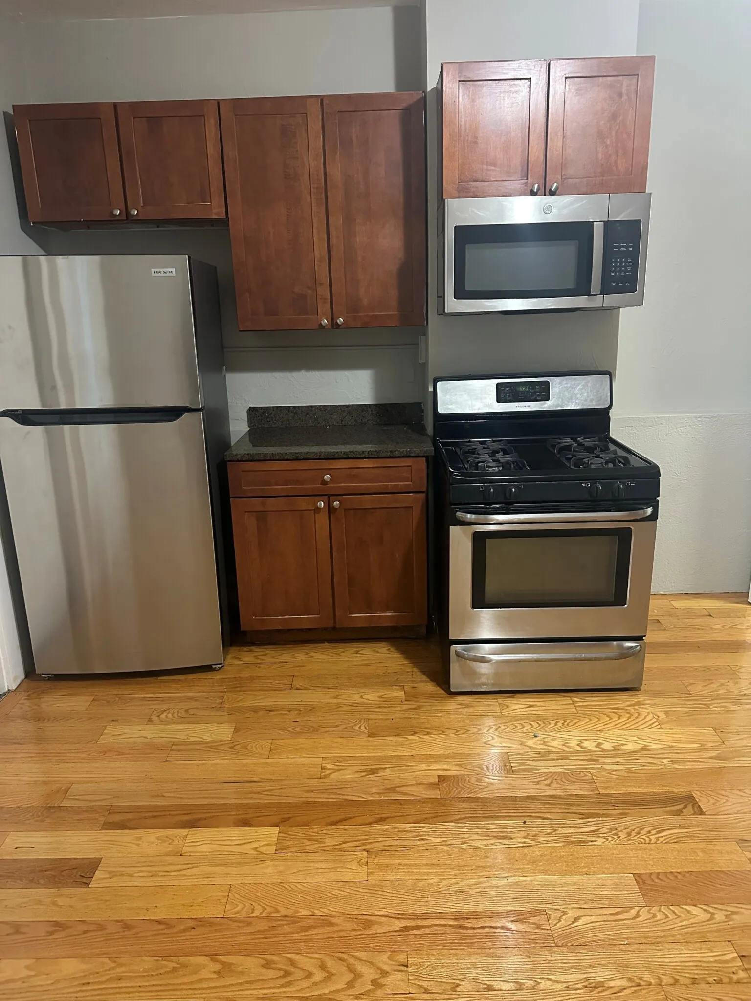 3 bed, 1 bath apartment for rent at 33 Algonquin St Unit 2, Dorchester — photo 5 of 14