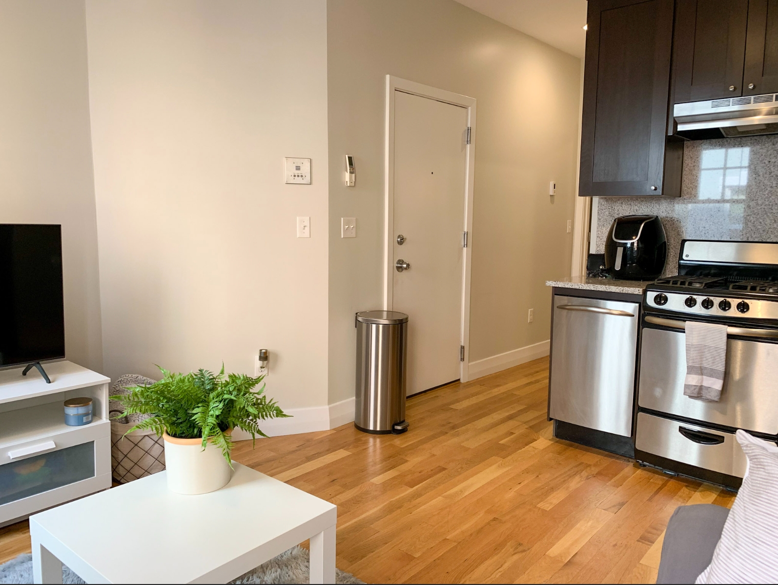 1 bed, 1 bath apartment for rent at 33 Anderson St Unit 1, Beacon Hill — photo 8 of 29