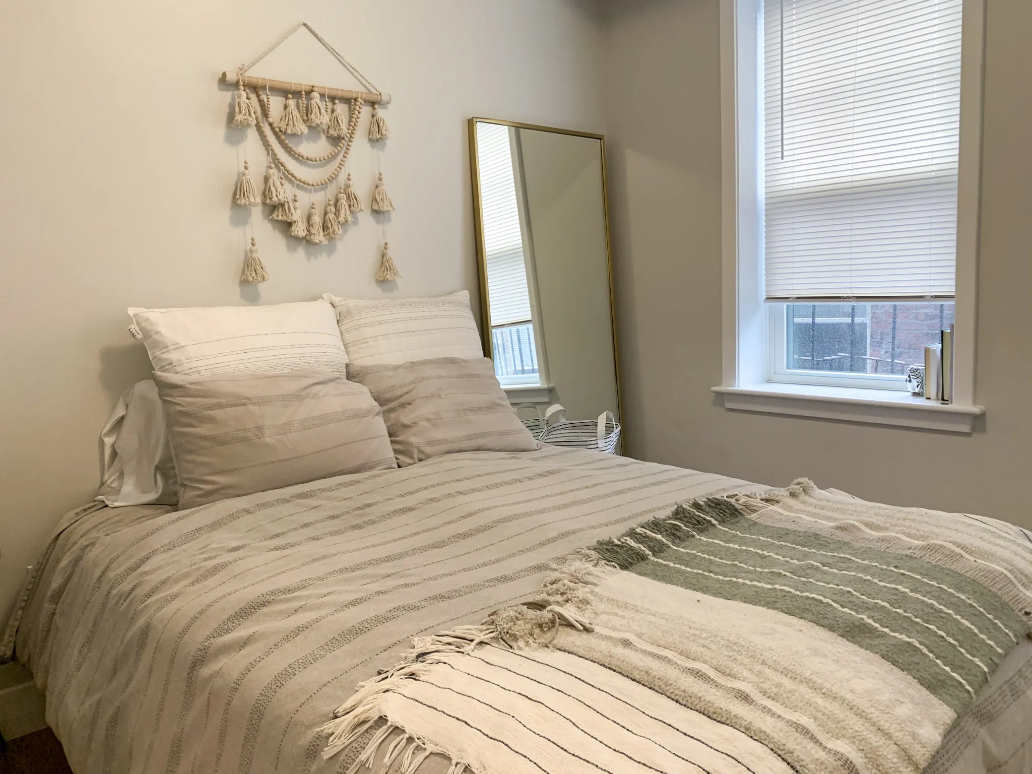 2 bed, 1 bath apartment for rent at 33 Anderson St Unit 6, Beacon Hill — photo 15 of 25