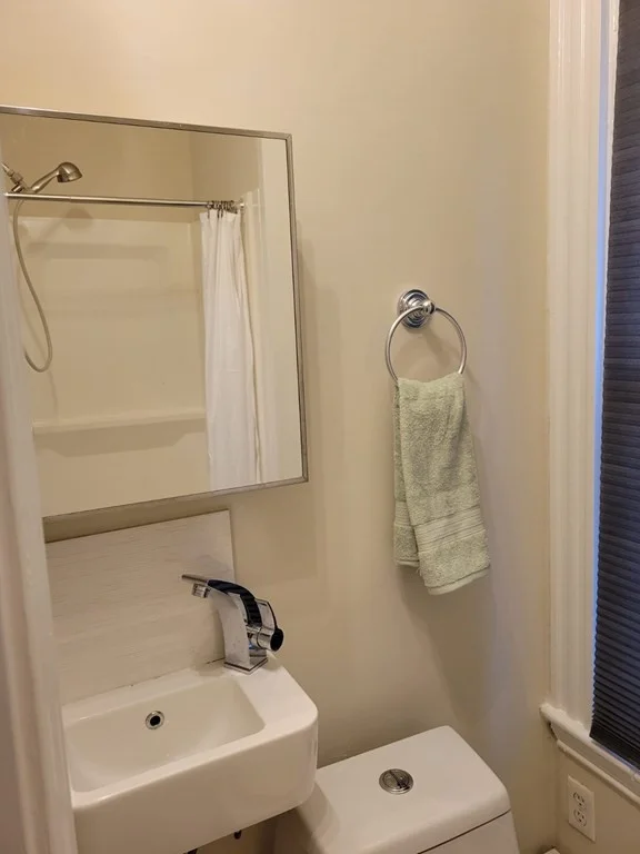 1 bed, 1 bath apartment for rent at 33 Ashfield St Unit A, Roslindale — photo 4 of 16