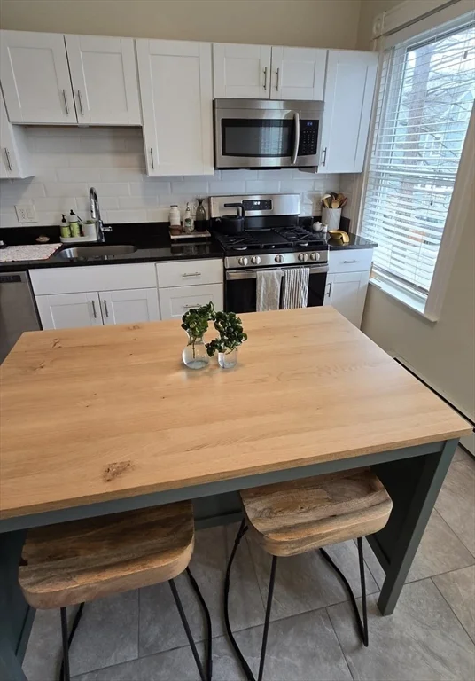 2 bed, 1 bath apartment for rent at 33 Ashfield Unit 1, Roslindale — photo 2 of 13