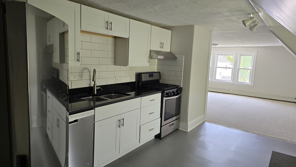 2 bed, 1 bath apartment for rent at 33 Ashfield Unit 3, Roslindale