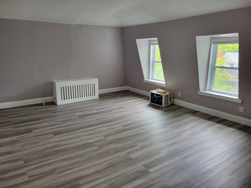 3 bed, 2 bath apartment for rent at 33 Austin St Unit 2, Hyde Park — photo 16 of 18