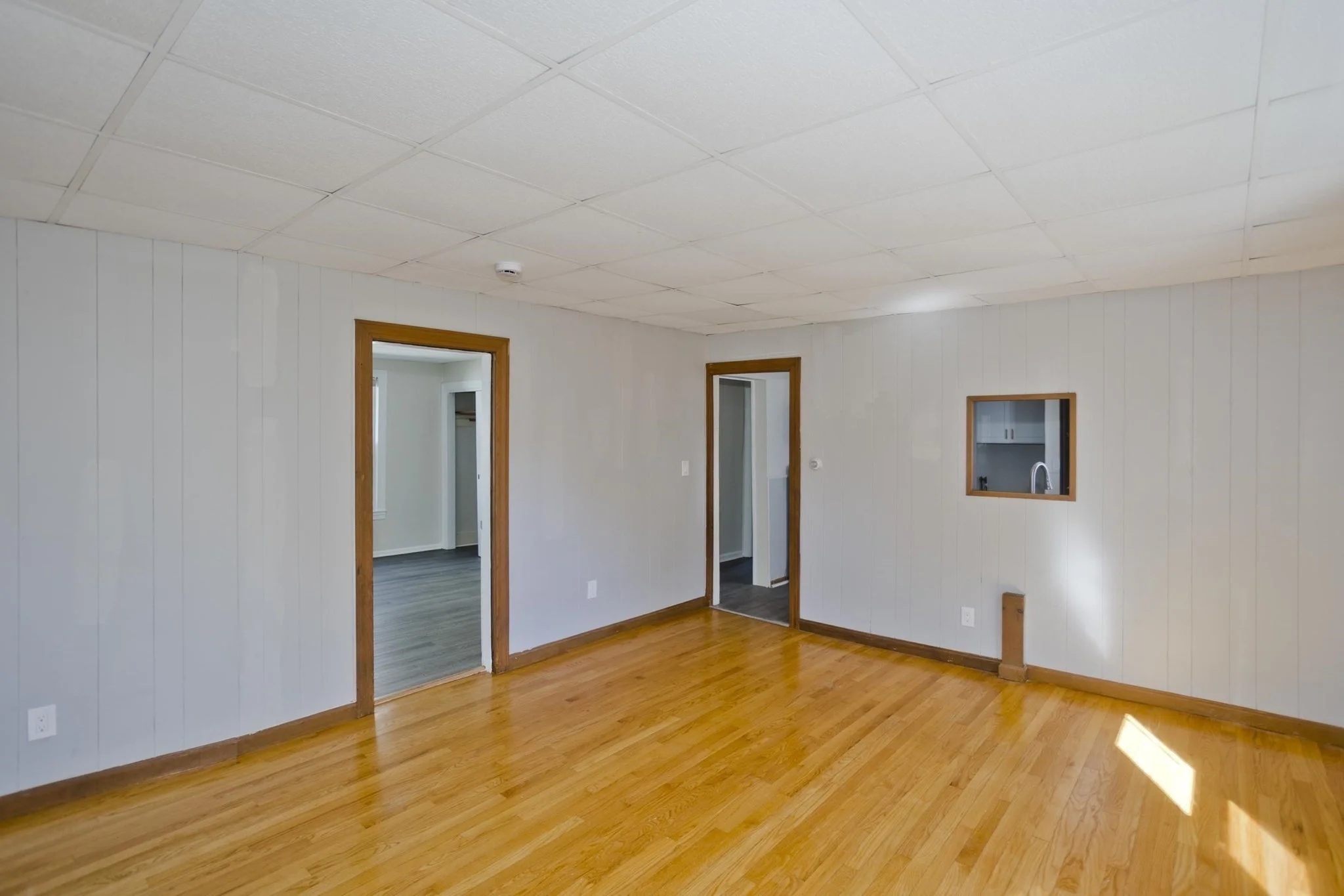 3 bed, 1 bath apartment for rent at 33 Balis St Unit 2, Springfield — photo 3 of 10