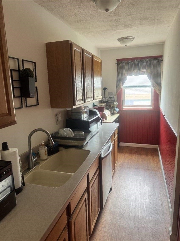 5 bed, 2 bath apartment for rent at 33 Barnes Ave Unit 2, Worcester — photo 10 of 14