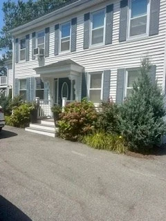 2 bed, 1 bath apartment for rent at 33 Barr St Unit 1, Salem — photo 1 of 11