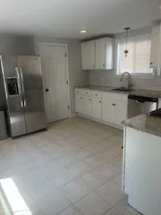 2 bed, 1 bath apartment for rent at 33 Barr St Unit 1, Salem — photo 3 of 11