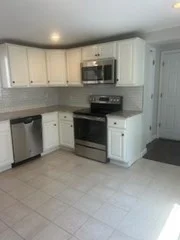 2 bed, 1 bath apartment for rent at 33 Barr St Unit 1, Salem — photo 4 of 11