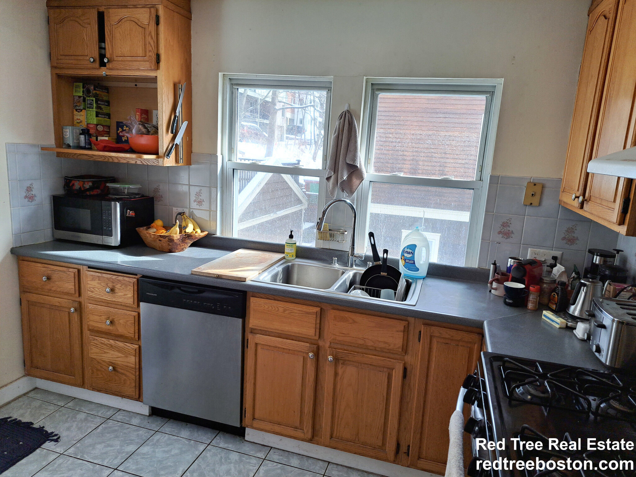 3 bed, 2 bath apartment for rent at 33 Beaconsfield Rd Unit 2nd Floor, Aspinwall Hill — photo 4 of 18