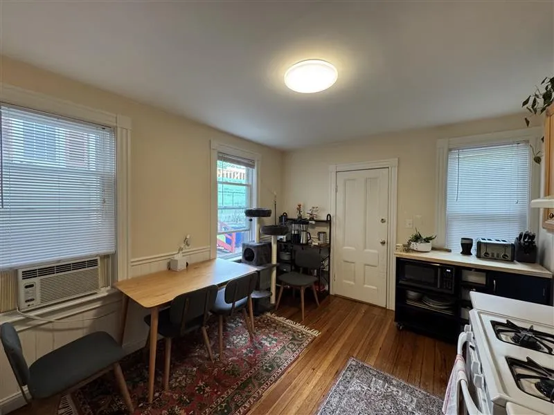 2 bed, 1 bath apartment for rent at 33 Belmont St Unit 1, Spring Hill — photo 5 of 14