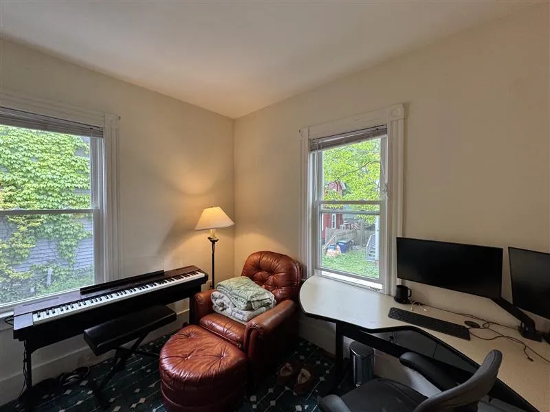2 bed, 1 bath apartment for rent at 33 Belmont St Unit 1, Spring Hill — photo 9 of 14