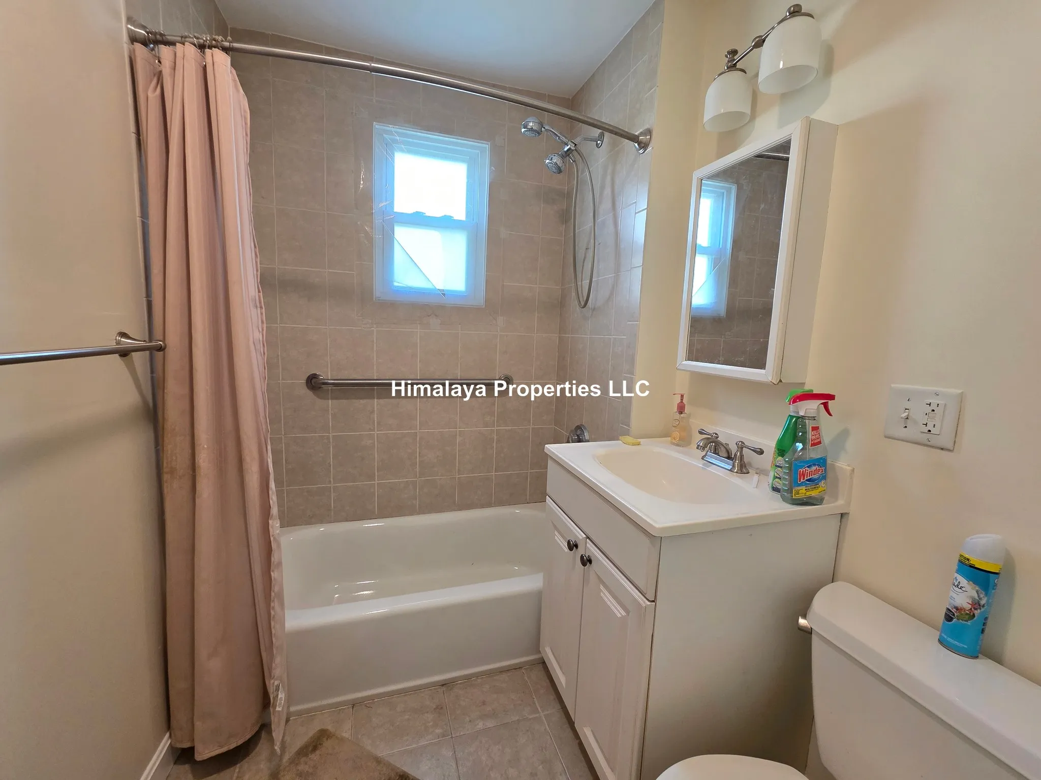 3 bed, 2 bath apartment for rent at 33 Blenford Rd Unit 1, Brighton — photo 6 of 8
