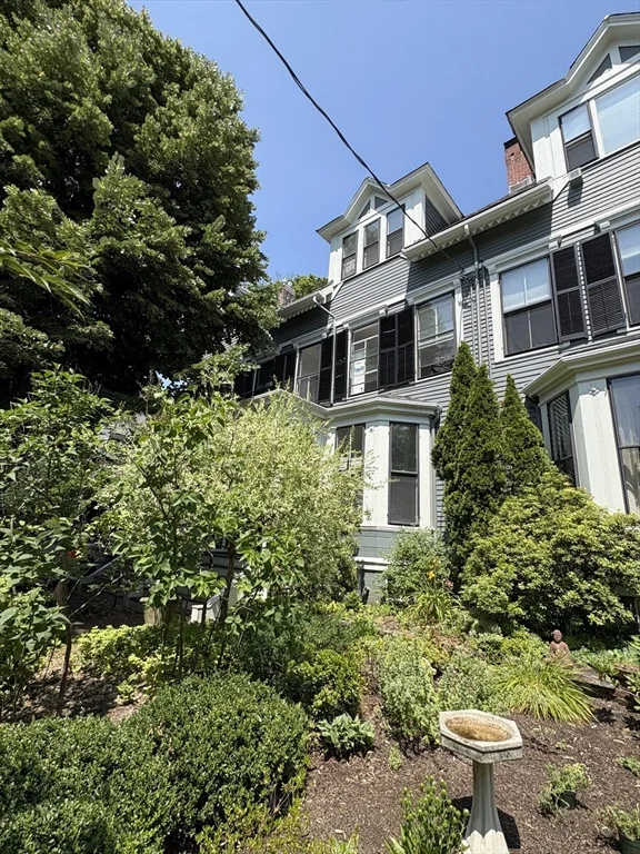 5 bed, 3 bath apartment for rent at 33 Brewster Unit 33, West Cambridge — photo 16 of 16