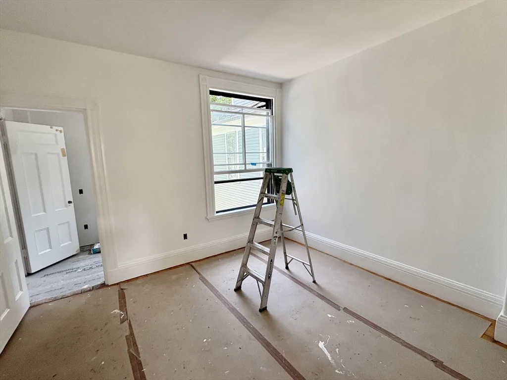 5 bed, 3 bath apartment for rent at 33 Brewster Unit 33, West Cambridge — photo 10 of 16