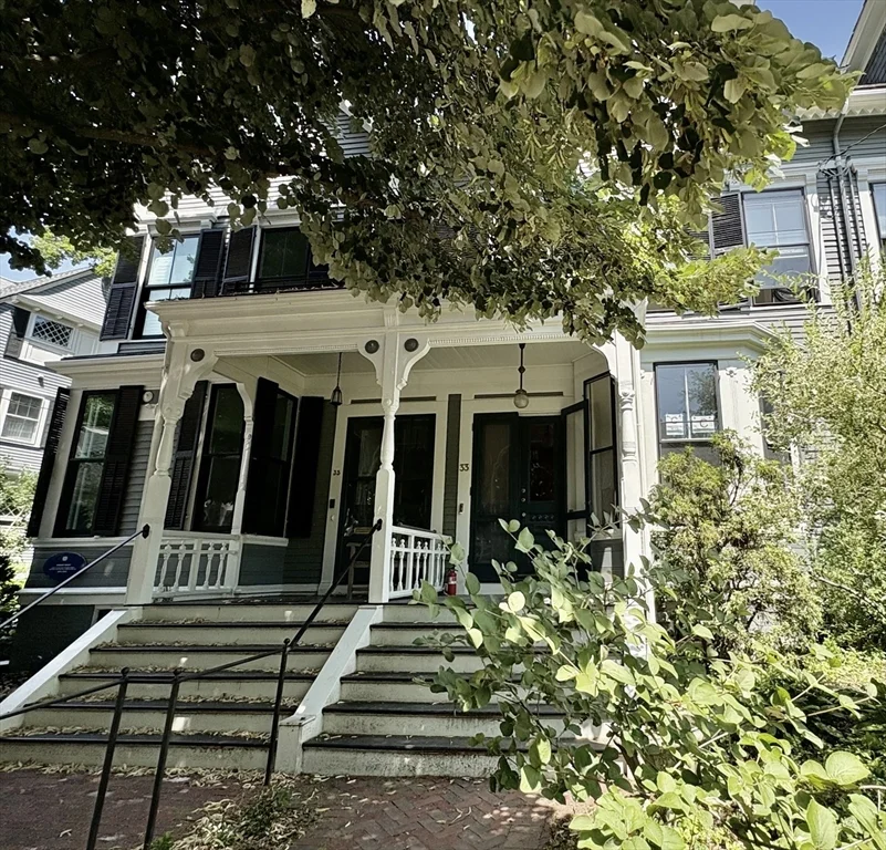 5 bed, 3 bath apartment for rent at 33 Brewster Unit 33, West Cambridge