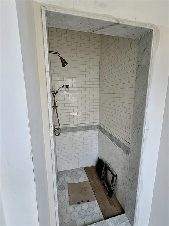 5 bed, 3 bath apartment for rent at 33 Brewster Unit 33, West Cambridge — photo 11 of 16