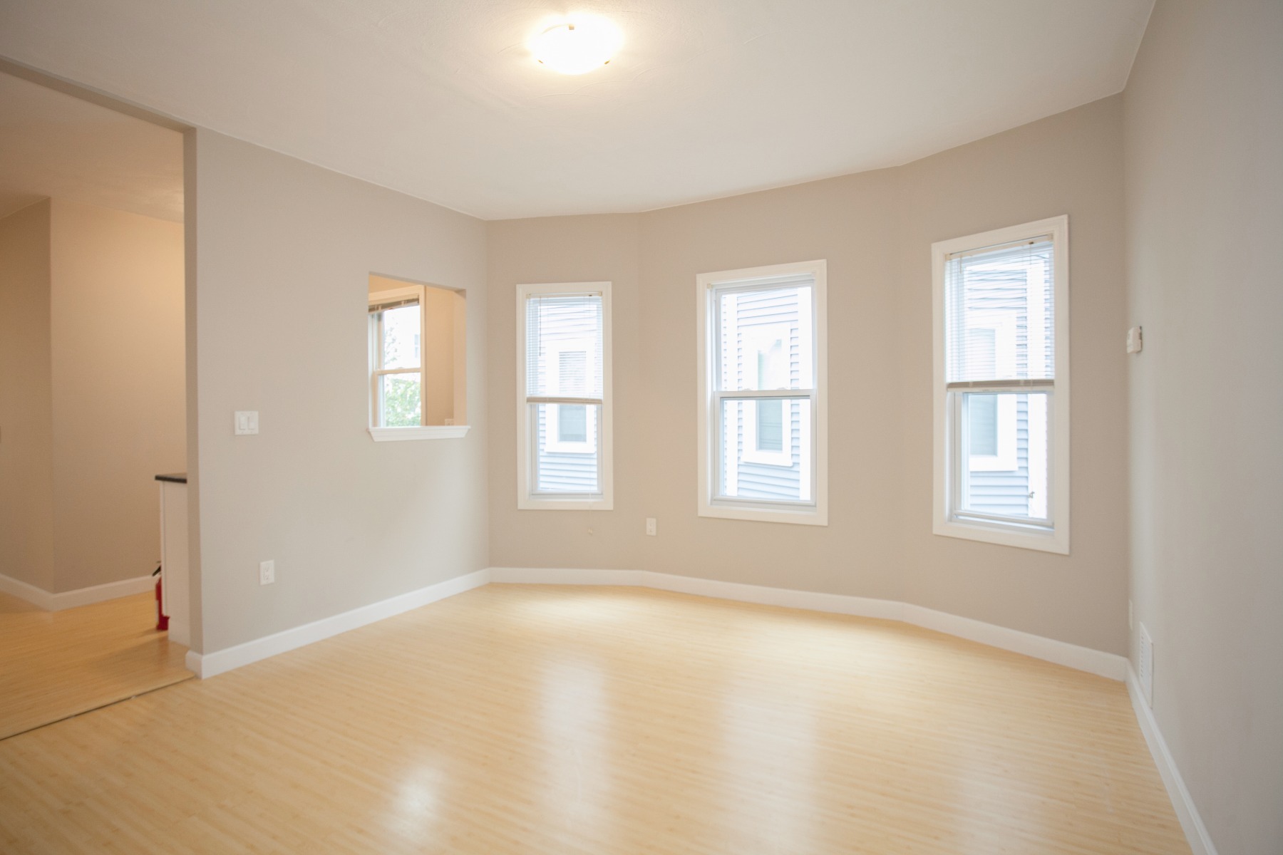 3 bed, 1 bath apartment for rent at 33 Bromfield Rd Unit 1, Tufts — photo 6 of 13