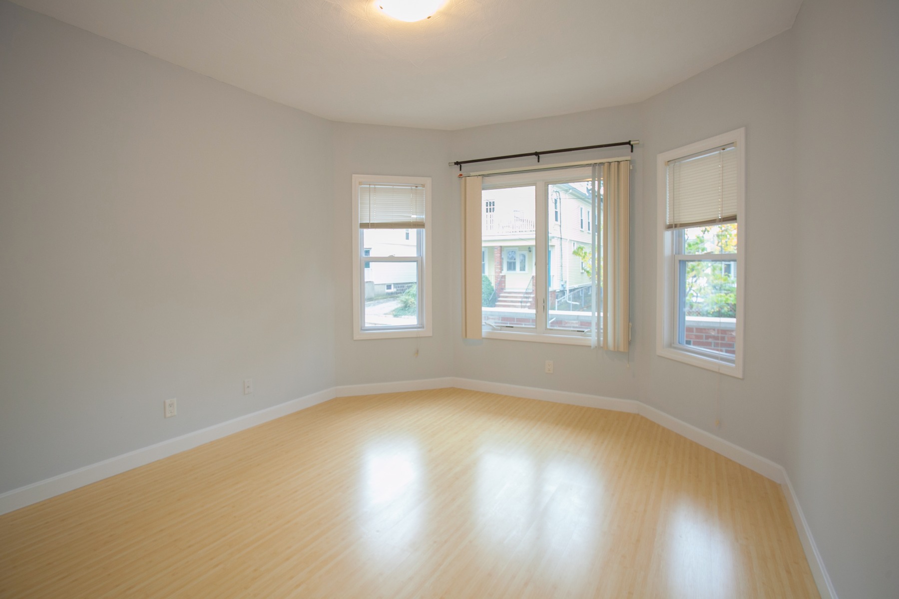 3 bed, 1 bath apartment for rent at 33 Bromfield Rd Unit 1, Tufts — photo 7 of 13