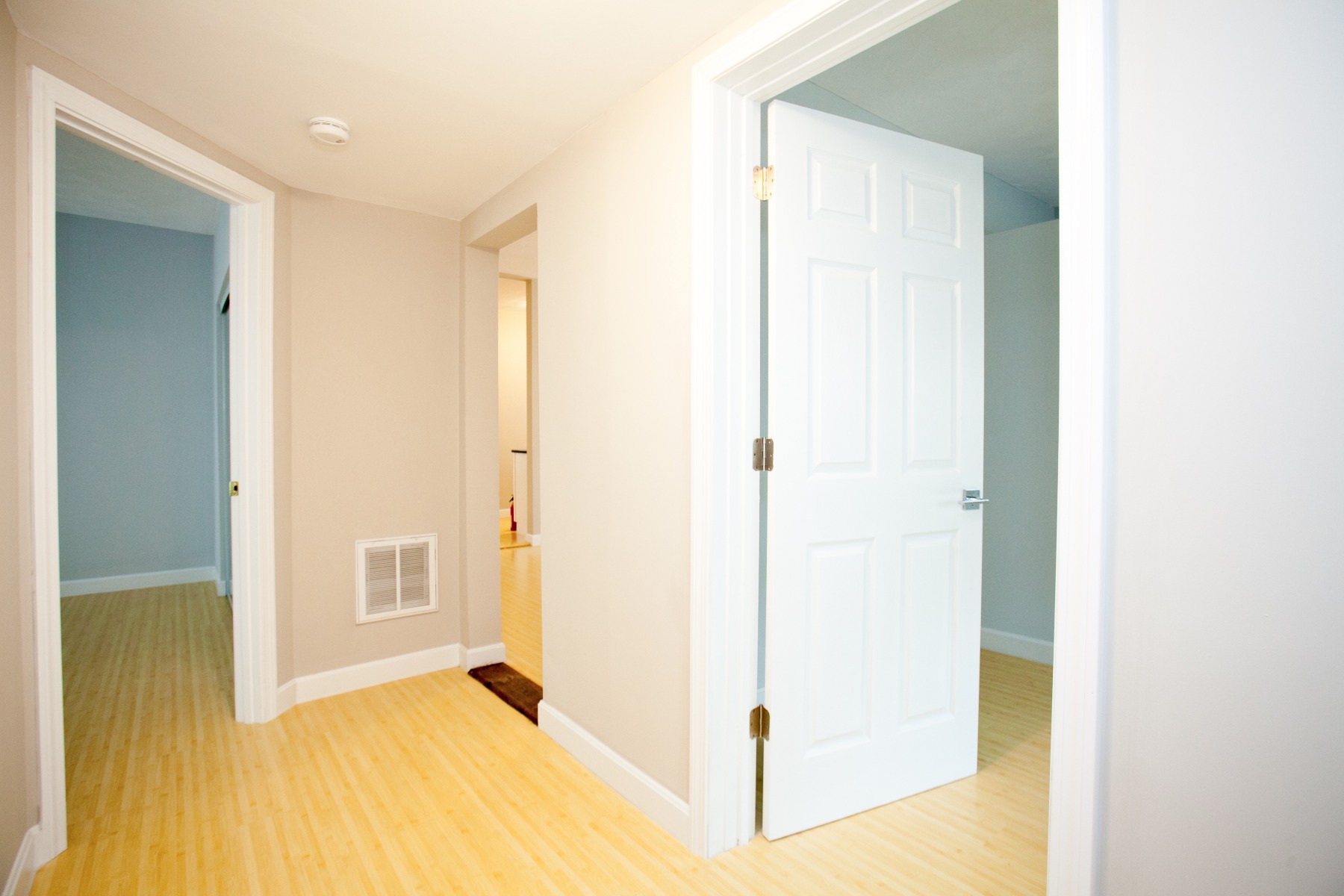 3 bed, 1 bath apartment for rent at 33 Bromfield Rd Unit 1, Tufts — photo 8 of 13